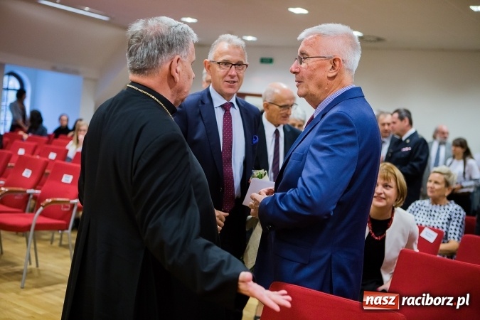 Zdjęcie w galerii na portalu naszraciborz.pl: Państwowa Wyższa Szkoła Zawodowa zainaugurowała nowy rok akademicki wiadomości z regionu