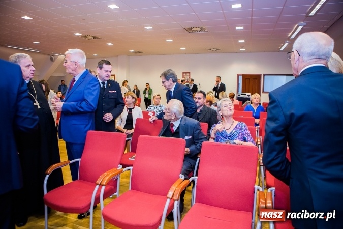 Zdjęcie w galerii na portalu naszraciborz.pl: Państwowa Wyższa Szkoła Zawodowa zainaugurowała nowy rok akademicki wiadomości z regionu