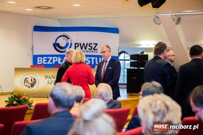 Zdjęcie w galerii na portalu naszraciborz.pl: Państwowa Wyższa Szkoła Zawodowa zainaugurowała nowy rok akademicki wiadomości z regionu