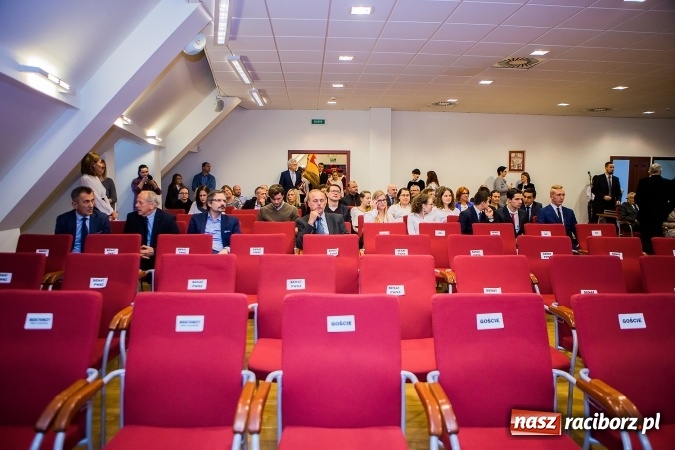 Zdjęcie w galerii na portalu naszraciborz.pl: Państwowa Wyższa Szkoła Zawodowa zainaugurowała nowy rok akademicki wiadomości z regionu