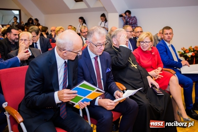 Zdjęcie w galerii na portalu naszraciborz.pl: Państwowa Wyższa Szkoła Zawodowa zainaugurowała nowy rok akademicki wiadomości z regionu