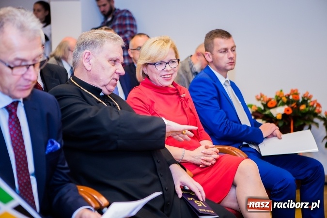 Zdjęcie w galerii na portalu naszraciborz.pl: Państwowa Wyższa Szkoła Zawodowa zainaugurowała nowy rok akademicki wiadomości z regionu