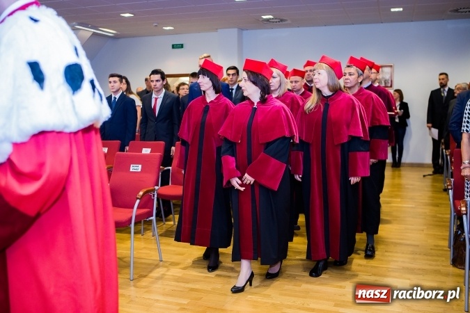 Zdjęcie w galerii na portalu naszraciborz.pl: Państwowa Wyższa Szkoła Zawodowa zainaugurowała nowy rok akademicki wiadomości z regionu