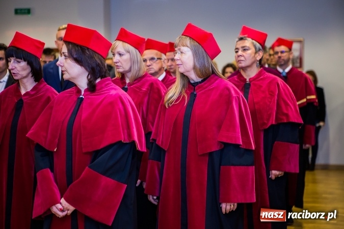 Zdjęcie w galerii na portalu naszraciborz.pl: Państwowa Wyższa Szkoła Zawodowa zainaugurowała nowy rok akademicki wiadomości z regionu