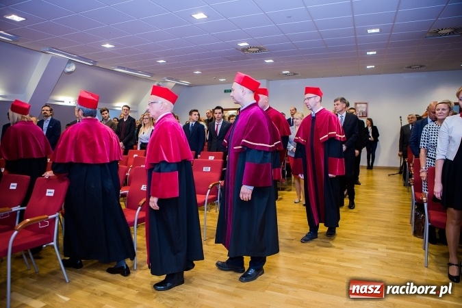 Zdjęcie w galerii na portalu naszraciborz.pl: Państwowa Wyższa Szkoła Zawodowa zainaugurowała nowy rok akademicki wiadomości z regionu