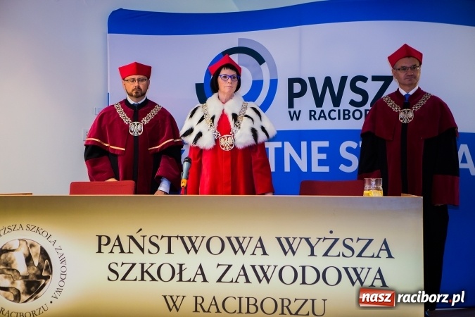 Zdjęcie w galerii na portalu naszraciborz.pl: Państwowa Wyższa Szkoła Zawodowa zainaugurowała nowy rok akademicki wiadomości z regionu