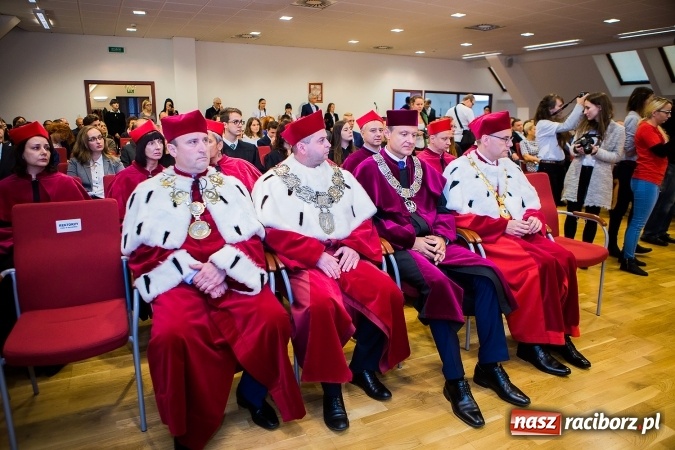 Zdjęcie w galerii na portalu naszraciborz.pl: Państwowa Wyższa Szkoła Zawodowa zainaugurowała nowy rok akademicki wiadomości z regionu