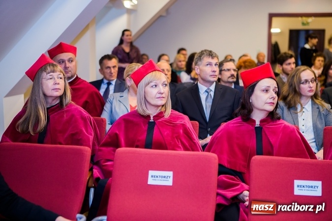 Zdjęcie w galerii na portalu naszraciborz.pl: Państwowa Wyższa Szkoła Zawodowa zainaugurowała nowy rok akademicki wiadomości z regionu