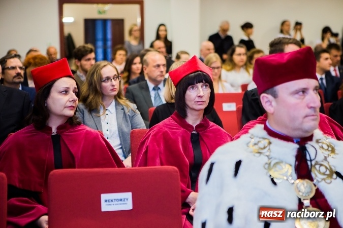 Zdjęcie w galerii na portalu naszraciborz.pl: Państwowa Wyższa Szkoła Zawodowa zainaugurowała nowy rok akademicki wiadomości z regionu