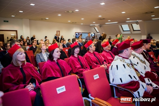 Zdjęcie w galerii na portalu naszraciborz.pl: Państwowa Wyższa Szkoła Zawodowa zainaugurowała nowy rok akademicki wiadomości z regionu