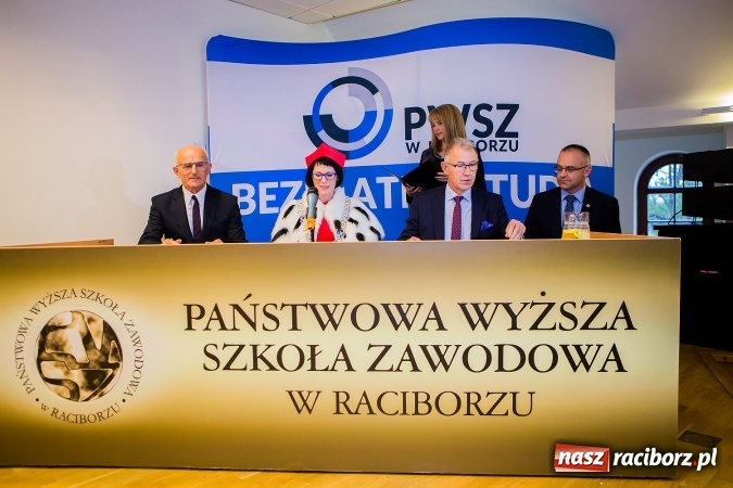 Zdjęcie w galerii na portalu naszraciborz.pl: Państwowa Wyższa Szkoła Zawodowa zainaugurowała nowy rok akademicki wiadomości z regionu
