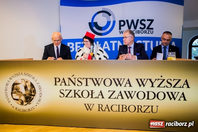 Zdjęcie w galerii na portalu naszraciborz.pl: Państwowa Wyższa Szkoła Zawodowa zainaugurowała nowy rok akademicki wiadomości z regionu