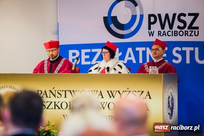 Zdjęcie w galerii na portalu naszraciborz.pl: Państwowa Wyższa Szkoła Zawodowa zainaugurowała nowy rok akademicki wiadomości z regionu