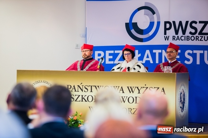 Zdjęcie w galerii na portalu naszraciborz.pl: Państwowa Wyższa Szkoła Zawodowa zainaugurowała nowy rok akademicki wiadomości z regionu
