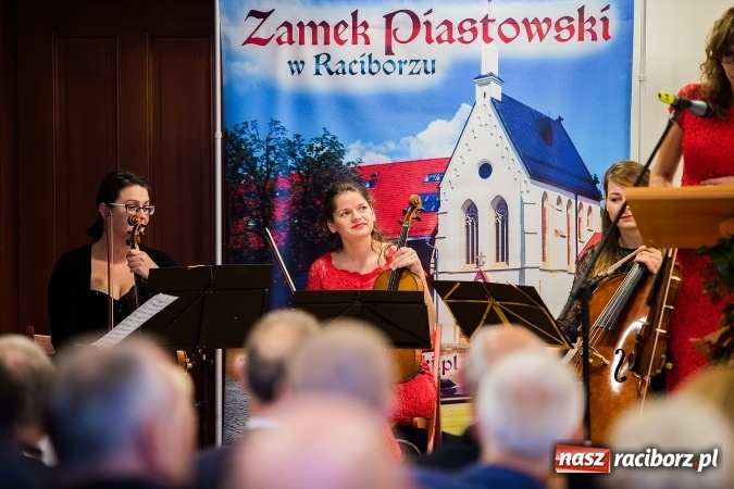 Zdjęcie w galerii na portalu naszraciborz.pl: Państwowa Wyższa Szkoła Zawodowa zainaugurowała nowy rok akademicki wiadomości z regionu