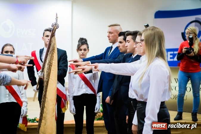 Zdjęcie w galerii na portalu naszraciborz.pl: Państwowa Wyższa Szkoła Zawodowa zainaugurowała nowy rok akademicki wiadomości z regionu