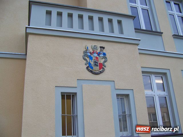 Zdjęcie w galerii na portalu naszraciborz.pl: Nowa przychodnia z herbem wiadomości z regionu