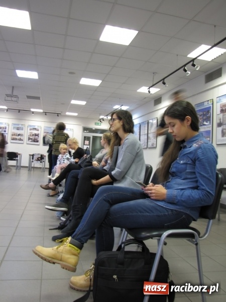 Zdjęcie w galerii na portalu naszraciborz.pl: Krakowska akcja charytatywna z udziałem mieszkanki Krowiarek wiadomości z regionu