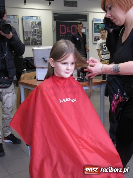 Zdjęcie w galerii na portalu naszraciborz.pl: Krakowska akcja charytatywna z udziałem mieszkanki Krowiarek wiadomości z regionu