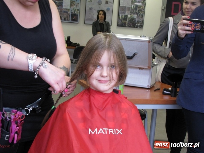 Zdjęcie w galerii na portalu naszraciborz.pl: Krakowska akcja charytatywna z udziałem mieszkanki Krowiarek wiadomości z regionu