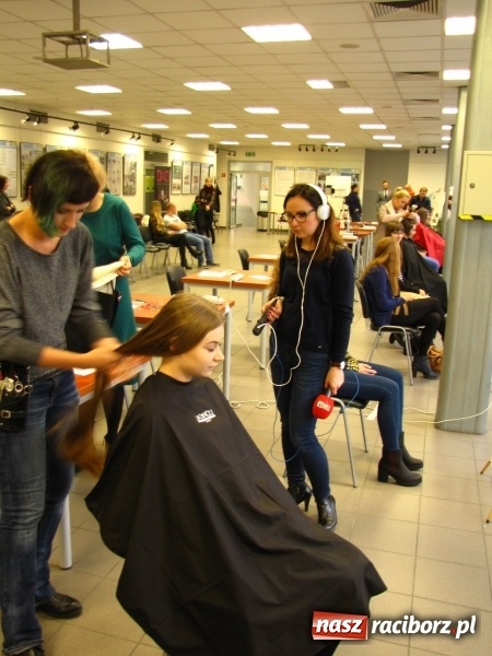 Zdjęcie w galerii na portalu naszraciborz.pl: Krakowska akcja charytatywna z udziałem mieszkanki Krowiarek wiadomości z regionu