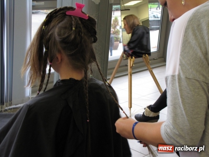 Zdjęcie w galerii na portalu naszraciborz.pl: Krakowska akcja charytatywna z udziałem mieszkanki Krowiarek wiadomości z regionu