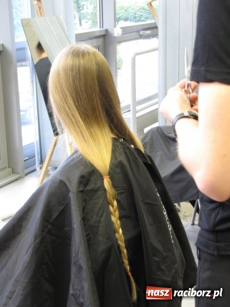 Zdjęcie w galerii na portalu naszraciborz.pl: Krakowska akcja charytatywna z udziałem mieszkanki Krowiarek wiadomości z regionu