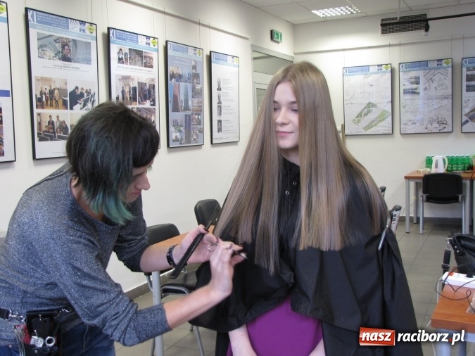 Zdjęcie w galerii na portalu naszraciborz.pl: Krakowska akcja charytatywna z udziałem mieszkanki Krowiarek wiadomości z regionu