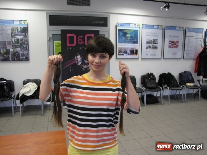 Zdjęcie w galerii na portalu naszraciborz.pl: Krakowska akcja charytatywna z udziałem mieszkanki Krowiarek wiadomości z regionu