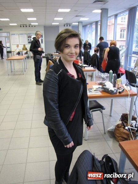 Zdjęcie w galerii na portalu naszraciborz.pl: Krakowska akcja charytatywna z udziałem mieszkanki Krowiarek wiadomości z regionu