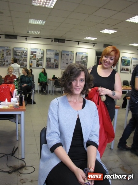 Zdjęcie w galerii na portalu naszraciborz.pl: Krakowska akcja charytatywna z udziałem mieszkanki Krowiarek wiadomości z regionu