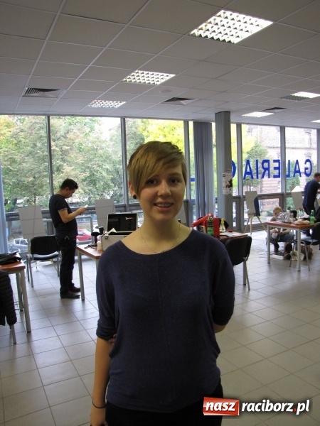 Zdjęcie w galerii na portalu naszraciborz.pl: Krakowska akcja charytatywna z udziałem mieszkanki Krowiarek wiadomości z regionu