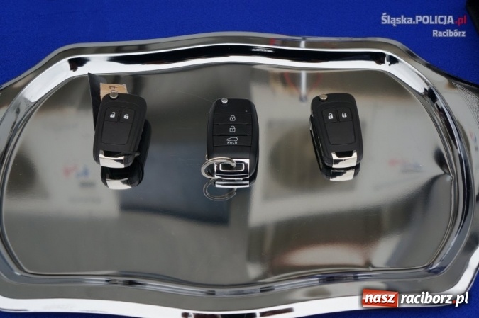 Zdjęcie w galerii na portalu naszraciborz.pl: Nowe radiowozy dla dzielnicowych i drog&oacute;wki w Raciborzu wiadomości z regionu