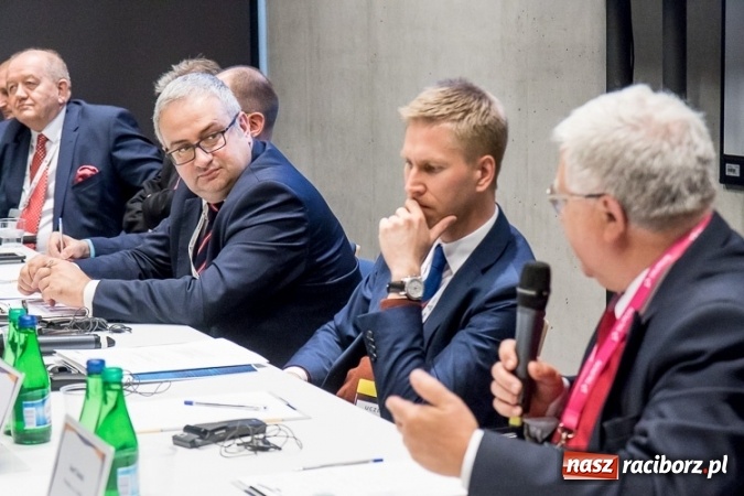 Zdjęcie w galerii na portalu naszraciborz.pl: Nie ma Śląska bez Odry - panel na temat przyszłości transportu wodnego na zakończenie VI Kongresu Małej i Średniej Przedsiębiorczości wiadomości z regionu