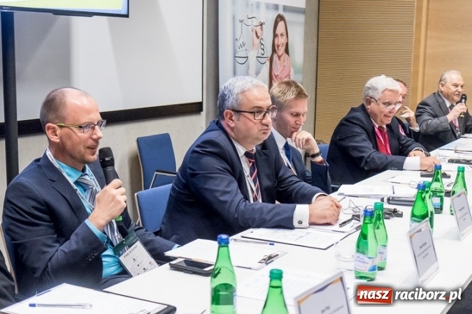 Zdjęcie w galerii na portalu naszraciborz.pl: Nie ma Śląska bez Odry - panel na temat przyszłości transportu wodnego na zakończenie VI Kongresu Małej i Średniej Przedsiębiorczości wiadomości z regionu