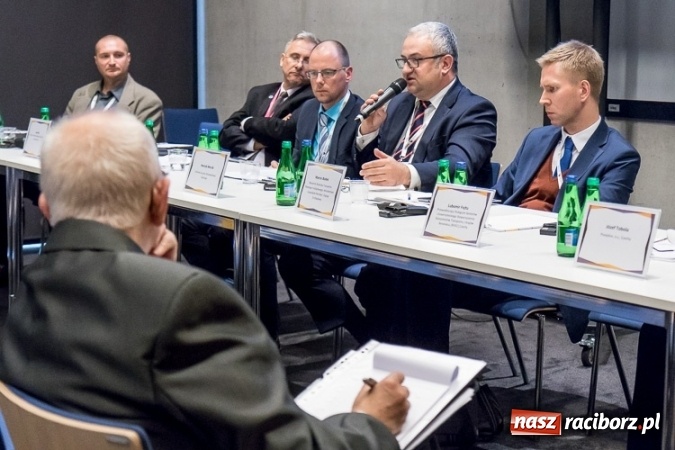 Zdjęcie w galerii na portalu naszraciborz.pl: Nie ma Śląska bez Odry - panel na temat przyszłości transportu wodnego na zakończenie VI Kongresu Małej i Średniej Przedsiębiorczości wiadomości z regionu