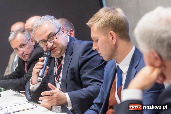 Zdjęcie w galerii na portalu naszraciborz.pl: Nie ma Śląska bez Odry - panel na temat przyszłości transportu wodnego na zakończenie VI Kongresu Małej i Średniej Przedsiębiorczości wiadomości z regionu