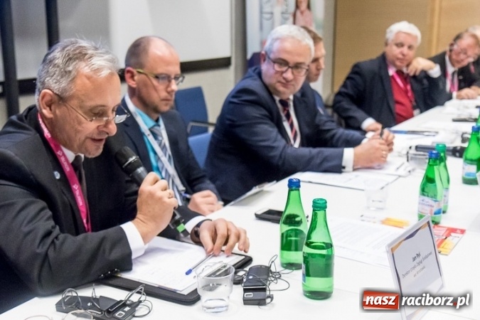 Zdjęcie w galerii na portalu naszraciborz.pl: Nie ma Śląska bez Odry - panel na temat przyszłości transportu wodnego na zakończenie VI Kongresu Małej i Średniej Przedsiębiorczości wiadomości z regionu