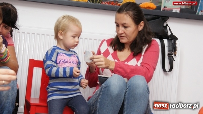 Zdjęcie w galerii na portalu naszraciborz.pl: Jesień w Klubie Malucha w bibliotece na Ostrogu wiadomości z regionu