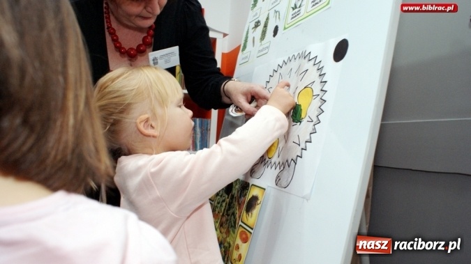 Zdjęcie w galerii na portalu naszraciborz.pl: Jesień w Klubie Malucha w bibliotece na Ostrogu wiadomości z regionu