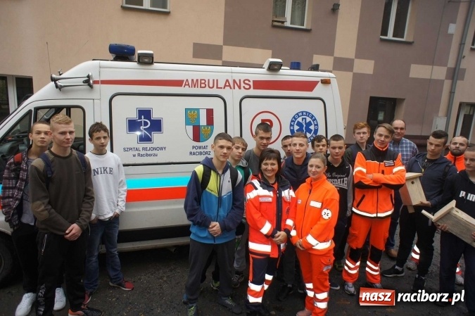Zdjęcie w galerii na portalu naszraciborz.pl: Spotkanie wychowank&oacute;w MOW-u z ratownikami raciborskiego pogotowia ratunkowego wiadomości z regionu