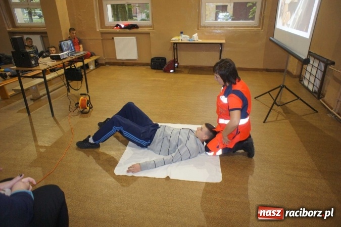 Zdjęcie w galerii na portalu naszraciborz.pl: Spotkanie wychowank&oacute;w MOW-u z ratownikami raciborskiego pogotowia ratunkowego wiadomości z regionu