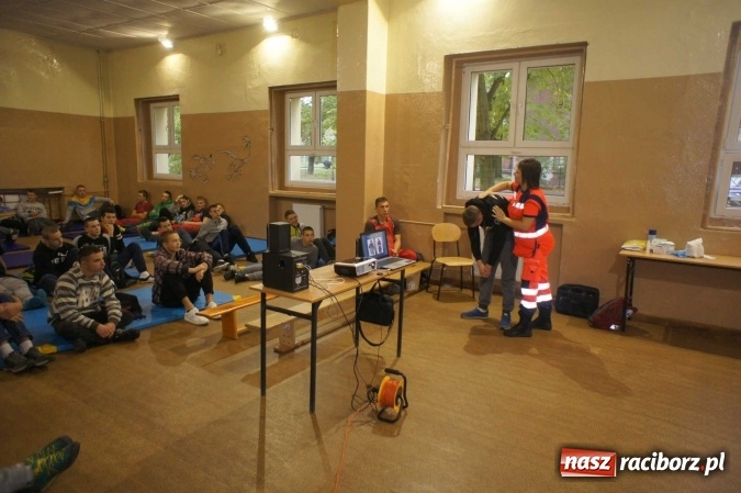 Zdjęcie w galerii na portalu naszraciborz.pl: Spotkanie wychowank&oacute;w MOW-u z ratownikami raciborskiego pogotowia ratunkowego wiadomości z regionu