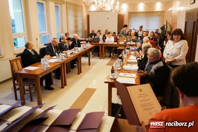 Zdjęcie w galerii na portalu naszraciborz.pl: Najlepsi z najlepszych. Uczniowie z Nędzy ze stypendiami wiadomości z regionu