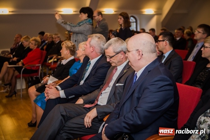 Zdjęcie w galerii na portalu naszraciborz.pl: Powiatowe obchody Dnia Edukacji Narodowej na Zamku Piastowskim wiadomości z regionu