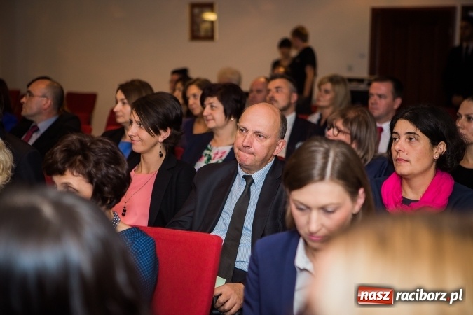 Zdjęcie w galerii na portalu naszraciborz.pl: Powiatowe obchody Dnia Edukacji Narodowej na Zamku Piastowskim wiadomości z regionu