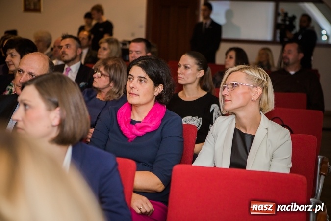 Zdjęcie w galerii na portalu naszraciborz.pl: Powiatowe obchody Dnia Edukacji Narodowej na Zamku Piastowskim wiadomości z regionu