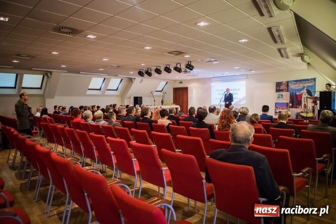 Zdjęcie w galerii na portalu naszraciborz.pl: Powiatowe obchody Dnia Edukacji Narodowej na Zamku Piastowskim wiadomości z regionu