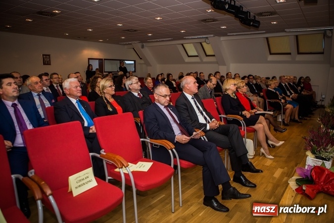 Zdjęcie w galerii na portalu naszraciborz.pl: Powiatowe obchody Dnia Edukacji Narodowej na Zamku Piastowskim wiadomości z regionu