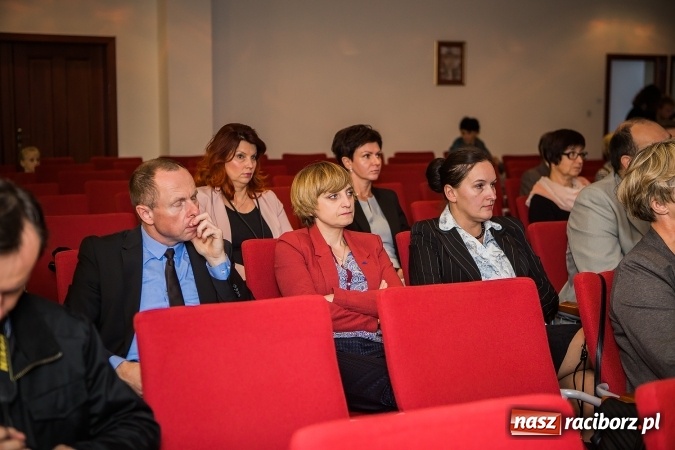 Zdjęcie w galerii na portalu naszraciborz.pl: Powiatowe obchody Dnia Edukacji Narodowej na Zamku Piastowskim wiadomości z regionu